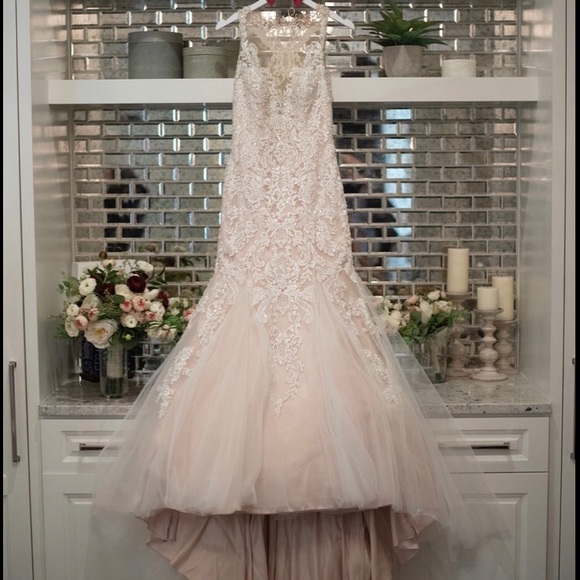 Beautiful wedding dress: size 10 - Picture 4 of 7